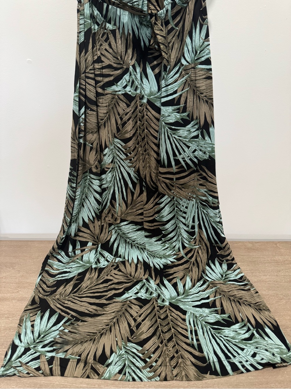 H&M Maxi Dress with Mint and Taupe Leaf Print | Very Good Condition - Picture 7 of 10